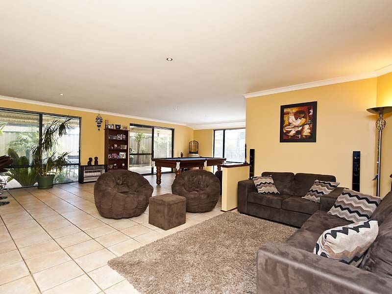7 Murphy Crescent, Bertram WA 6167