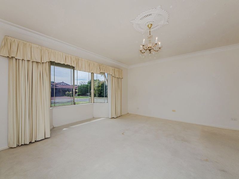 7 Sheathbill Court, Safety Bay WA 6169