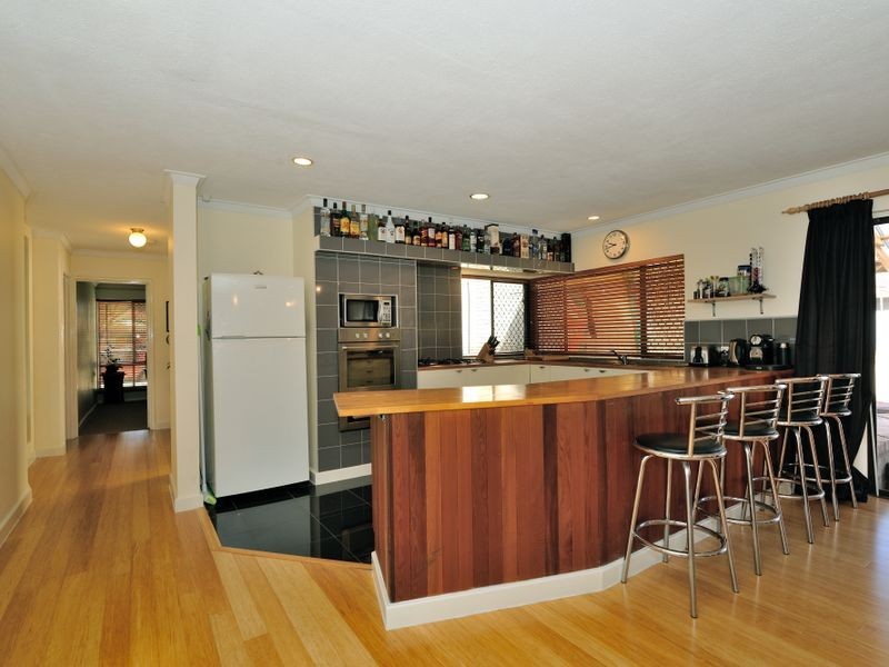 36 Holcombe Road, Warnbro WA 6169