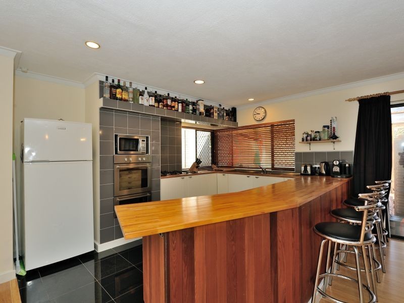 36 Holcombe Road, Warnbro WA 6169