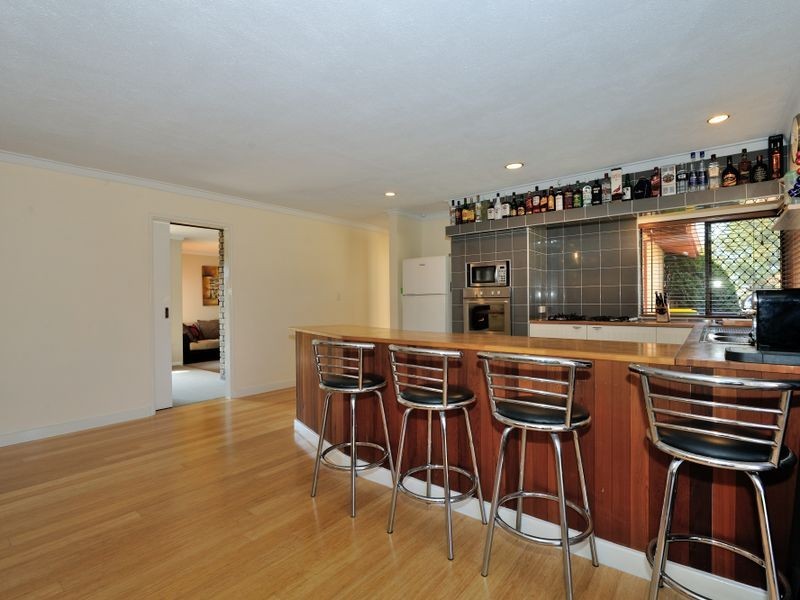 36 Holcombe Road, Warnbro WA 6169