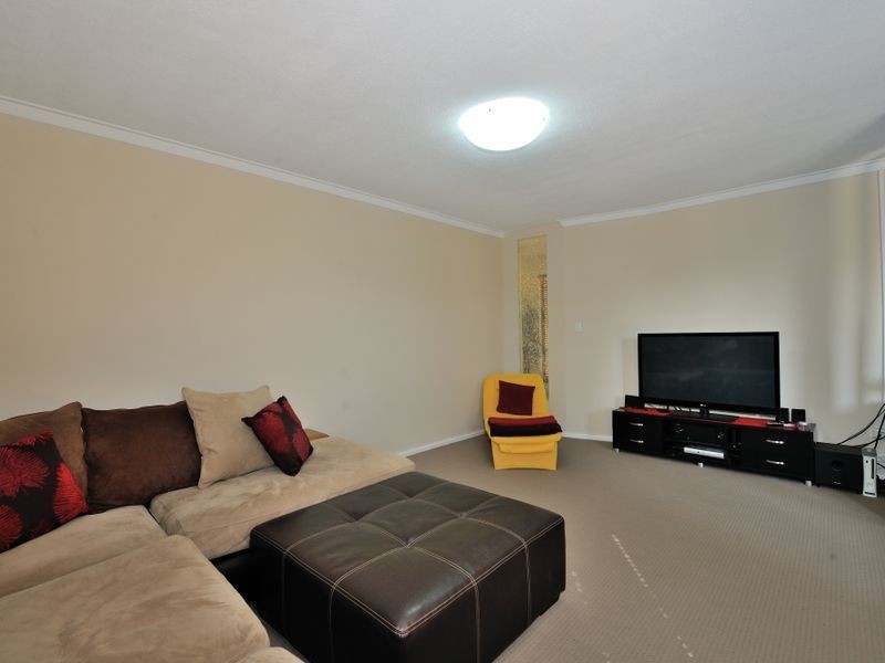 36 Holcombe Road, Warnbro WA 6169