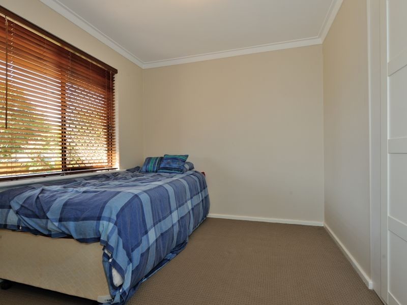 36 Holcombe Road, Warnbro WA 6169