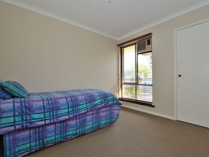 36 Holcombe Road, Warnbro WA 6169