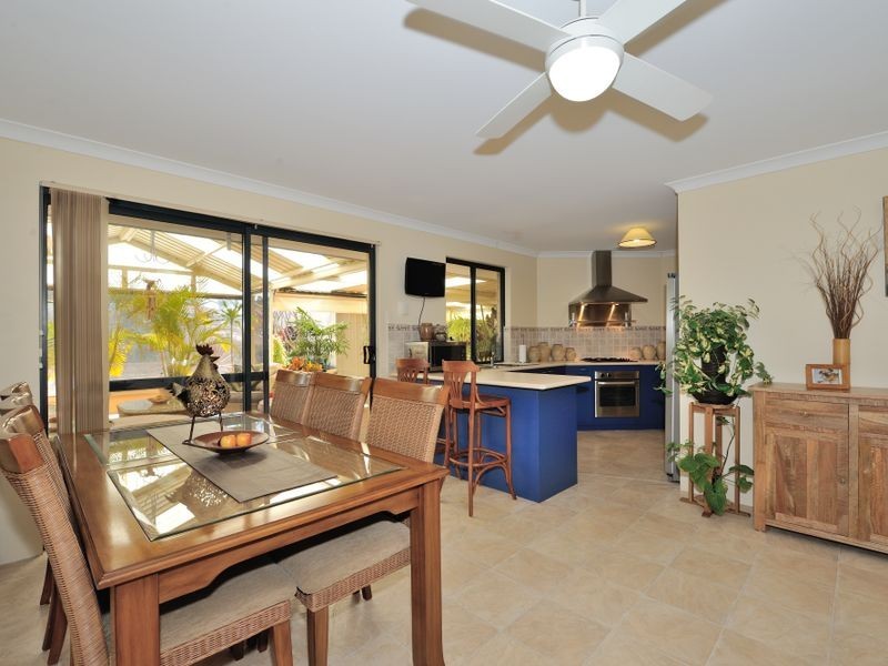 12 Nunton Place, Port Kennedy WA 6172