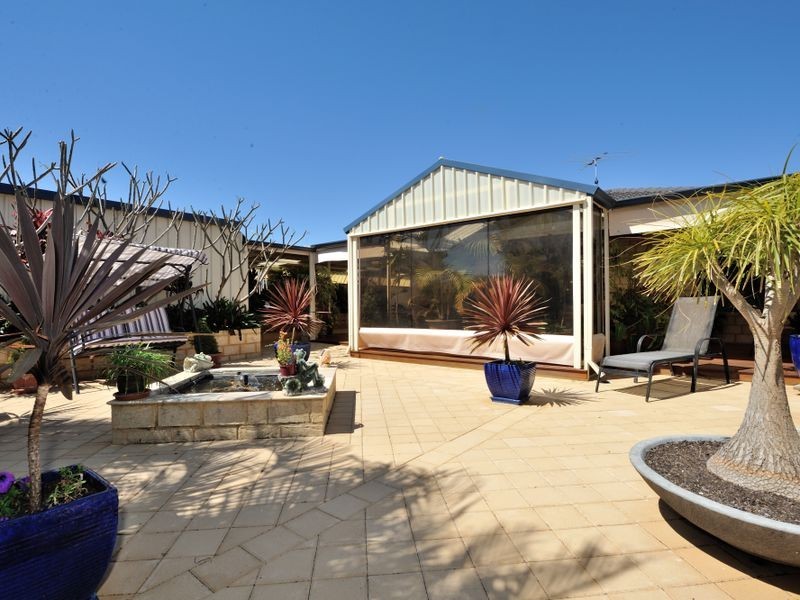 12 Nunton Place, Port Kennedy WA 6172