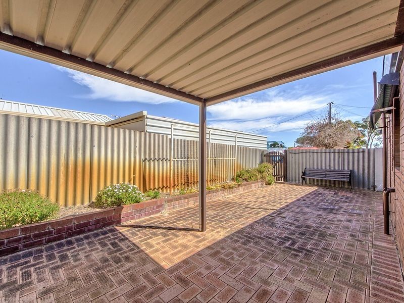 64 Haselmere Circus, Rockingham WA 6168
