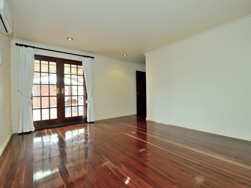 6 Tempest Place, Waikiki WA 6169