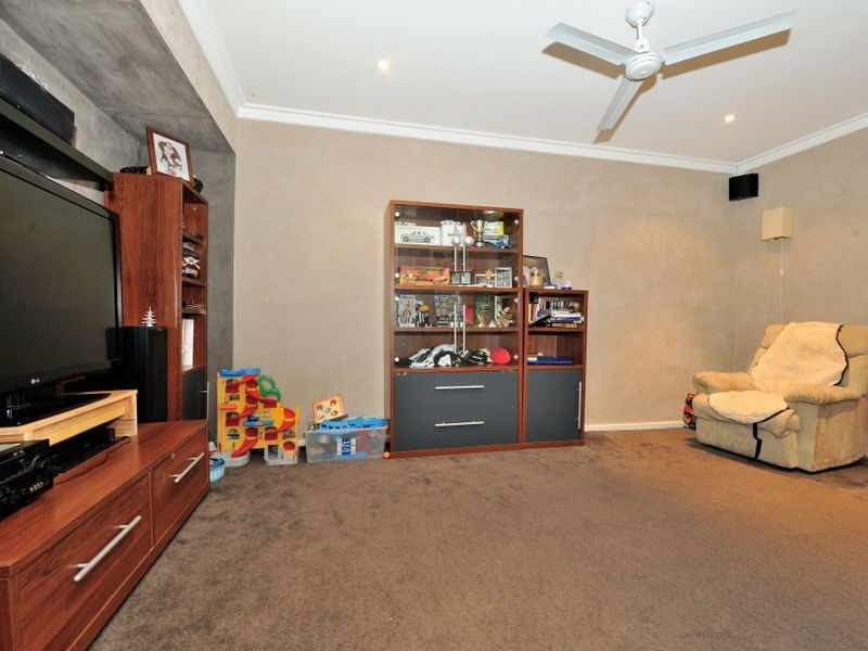 6 Kullaroo Court, Hillman WA 6168