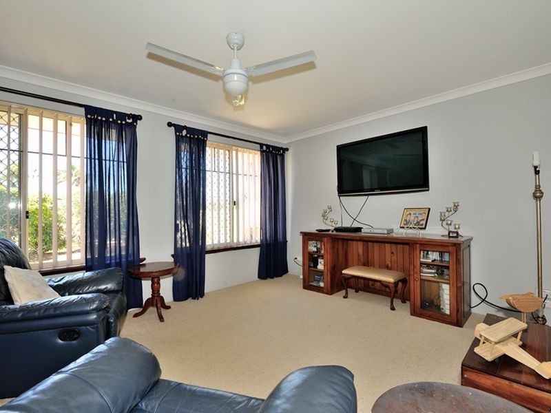 13 Cumberland Way, Waikiki WA 6169