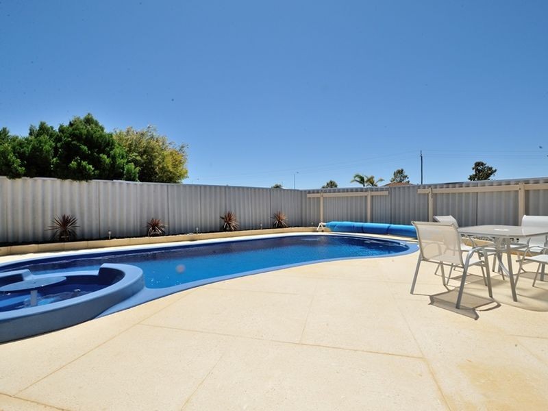 13 Cumberland Way, Waikiki WA 6169