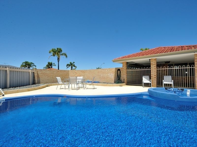 13 Cumberland Way, Waikiki WA 6169