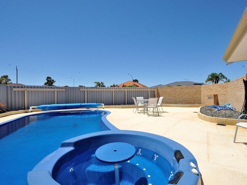 13 Cumberland Way, Waikiki WA 6169