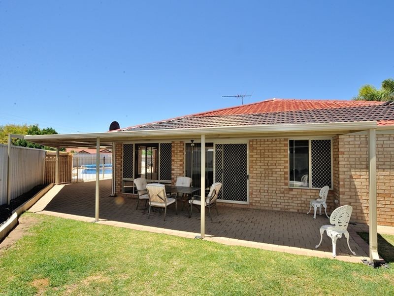 13 Cumberland Way, Waikiki WA 6169
