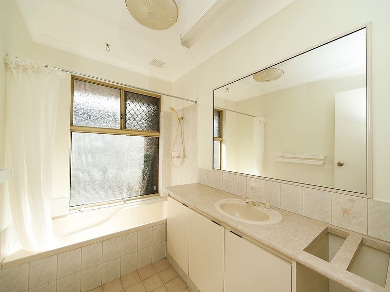 7 Grampian Court, Cooloongup WA 6168