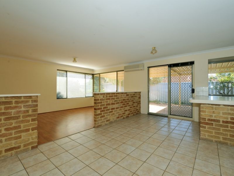 4 Oceanic Court, Port Kennedy WA 6172