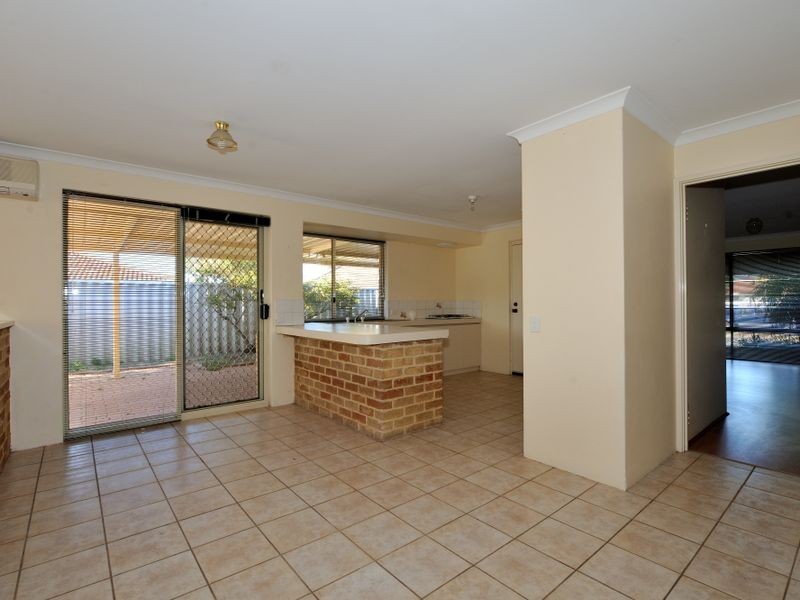 4 Oceanic Court, Port Kennedy WA 6172