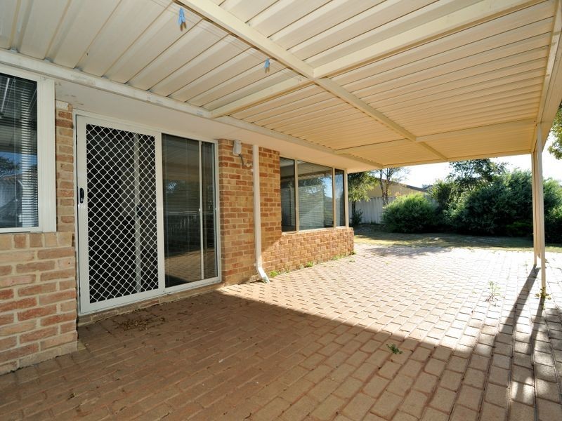 4 Oceanic Court, Port Kennedy WA 6172