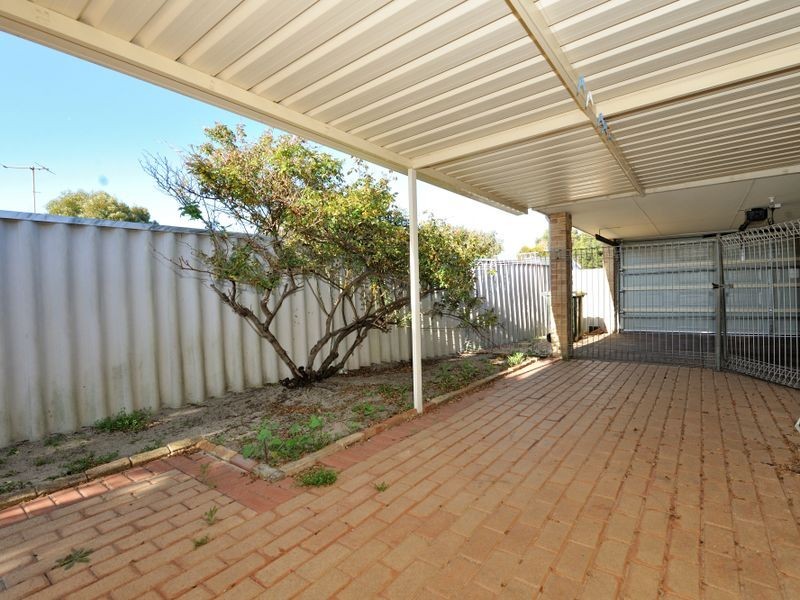 4 Oceanic Court, Port Kennedy WA 6172