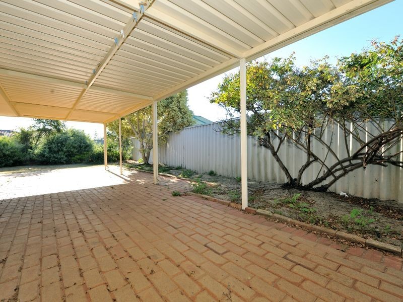 4 Oceanic Court, Port Kennedy WA 6172