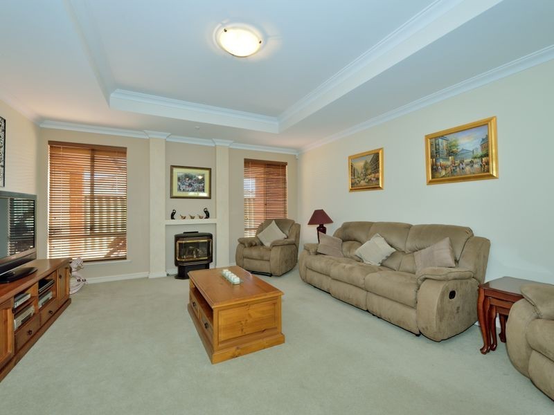 15 Harmony Parade, Singleton WA 6175