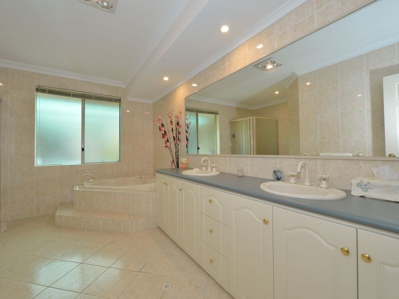 15 Harmony Parade, Singleton WA 6175