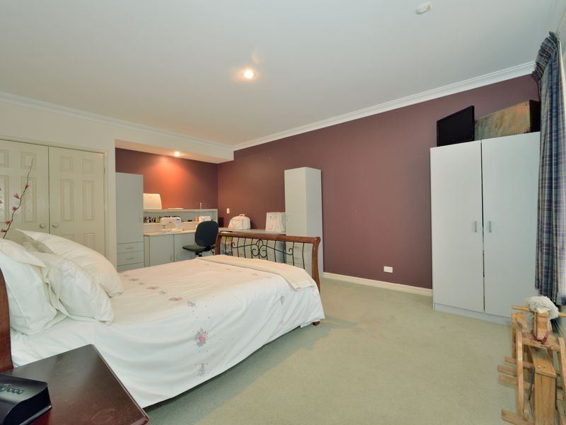 15 Harmony Parade, Singleton WA 6175