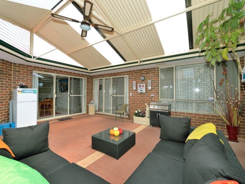 15 Harmony Parade, Singleton WA 6175