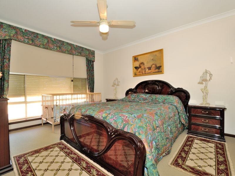 618 Safety Bay Road, Waikiki WA 6169