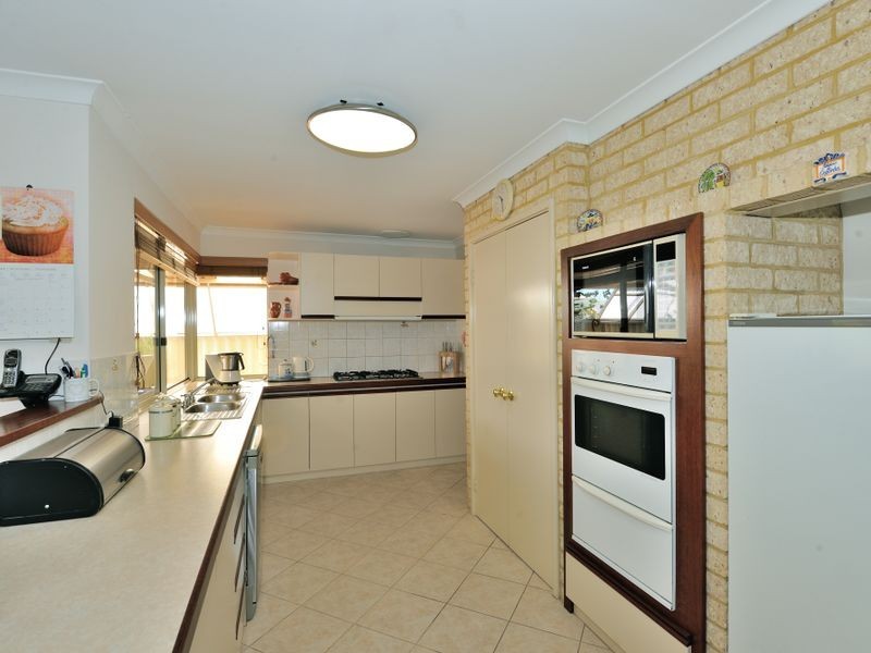 618 Safety Bay Road, Waikiki WA 6169