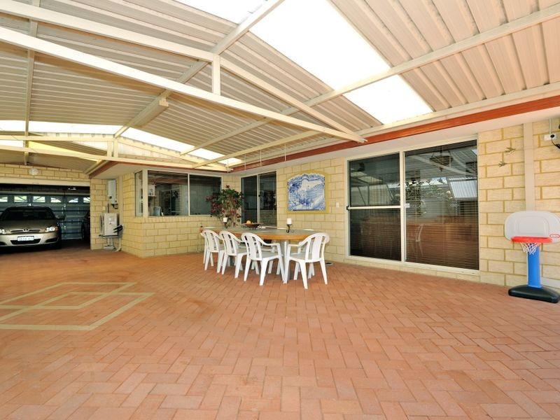 618 Safety Bay Road, Waikiki WA 6169