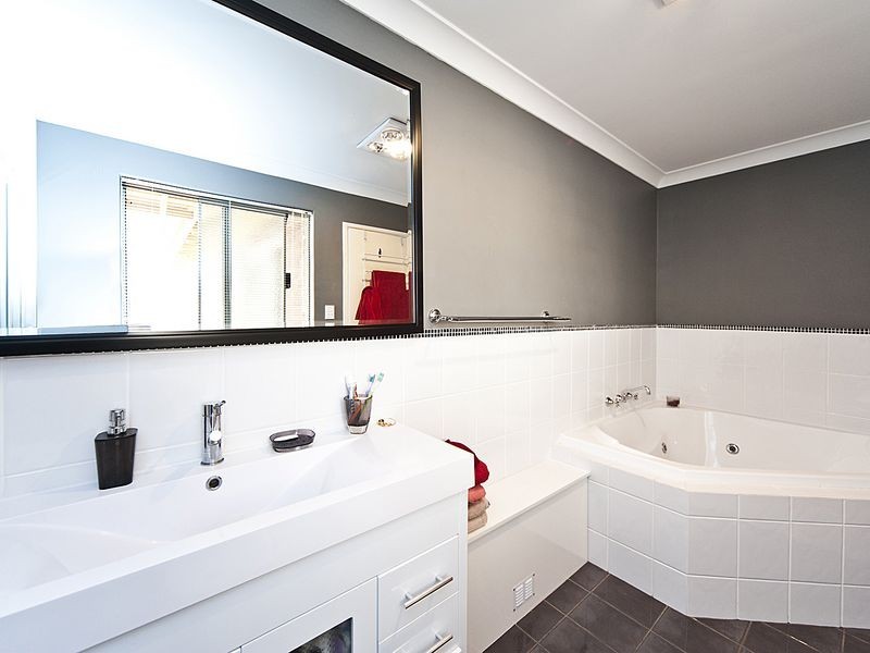 7 Solquest Way, Cooloongup WA 6168