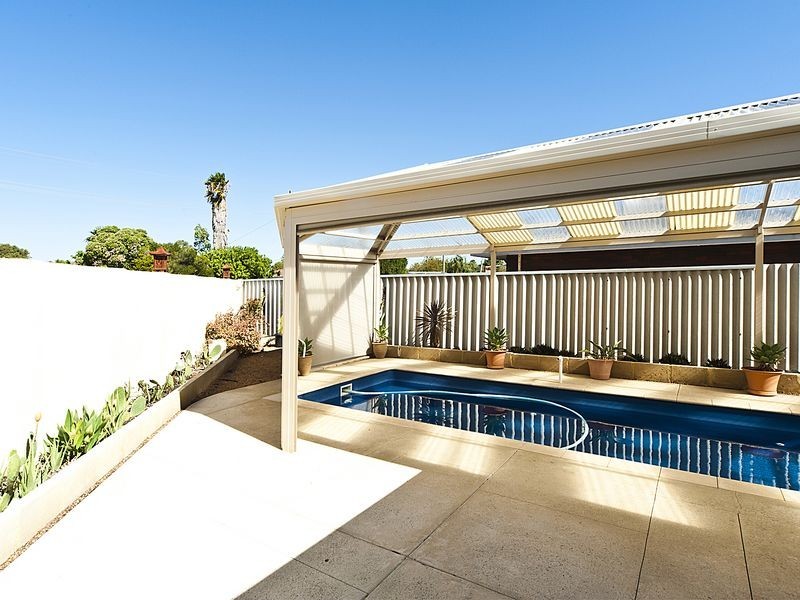 7 Solquest Way, Cooloongup WA 6168