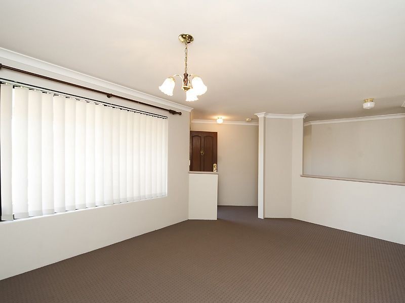 11 Thames Way, Warnbro WA 6169