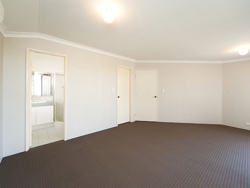 11 Thames Way, Warnbro WA 6169