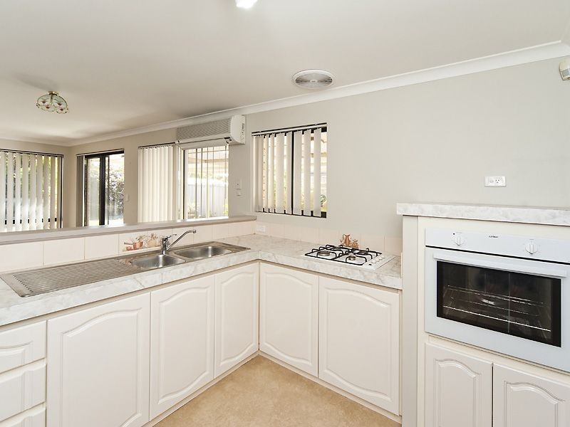 11 Thames Way, Warnbro WA 6169