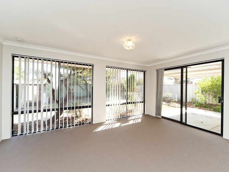 11 Thames Way, Warnbro WA 6169
