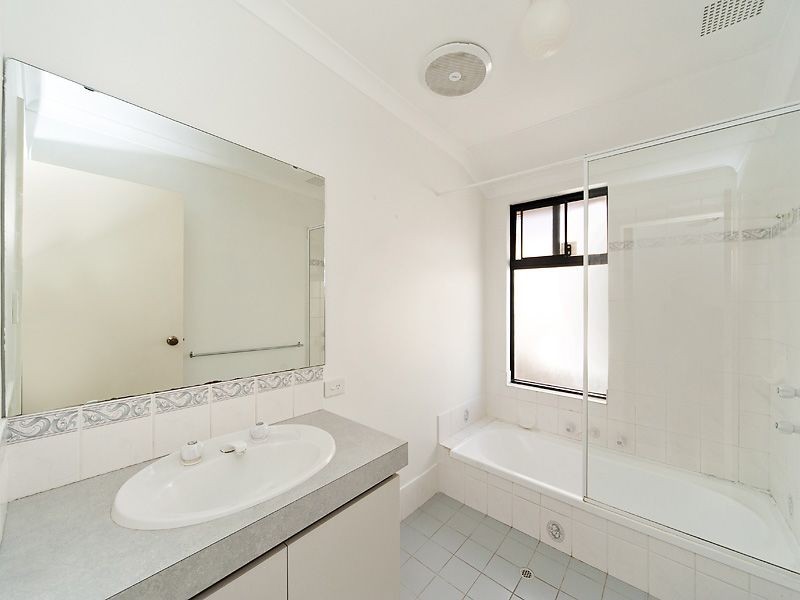 11 Thames Way, Warnbro WA 6169