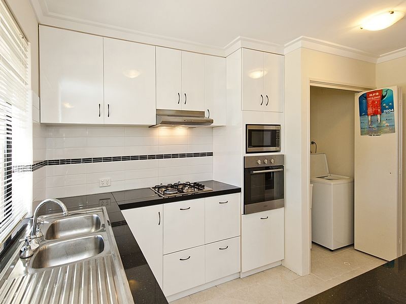 10 Bridport Point, Port Kennedy WA 6172
