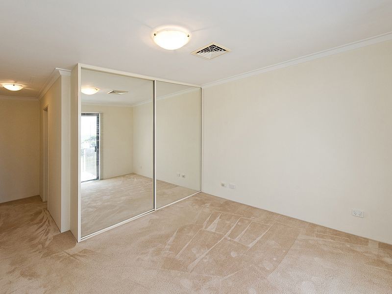 10 Bridport Point, Port Kennedy WA 6172