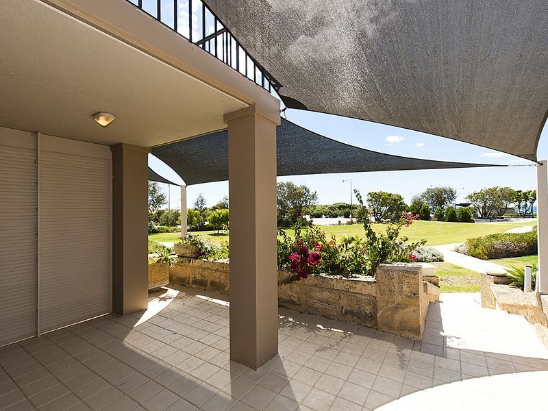 10 Bridport Point, Port Kennedy WA 6172