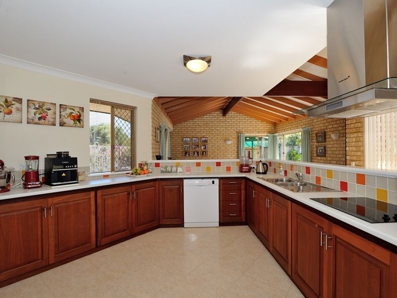 9 Buckle Court, Waikiki WA 6169