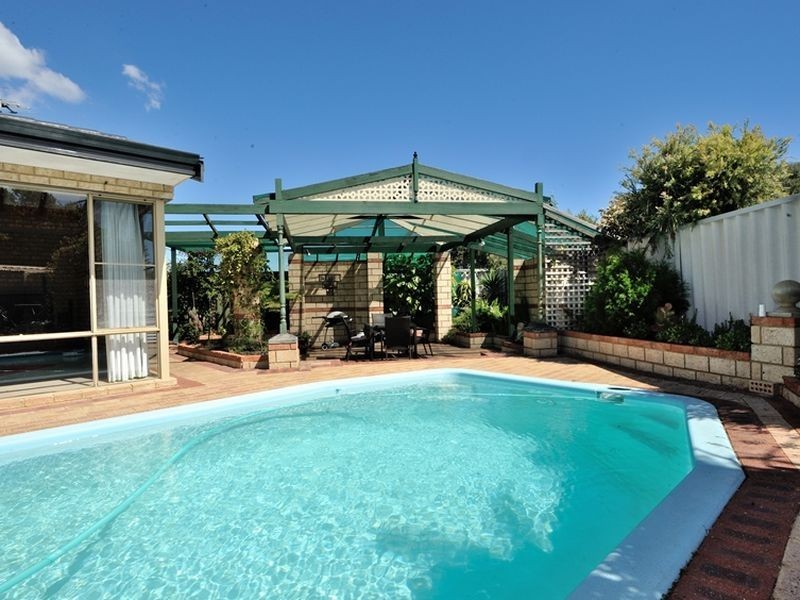 9 Buckle Court, Waikiki WA 6169