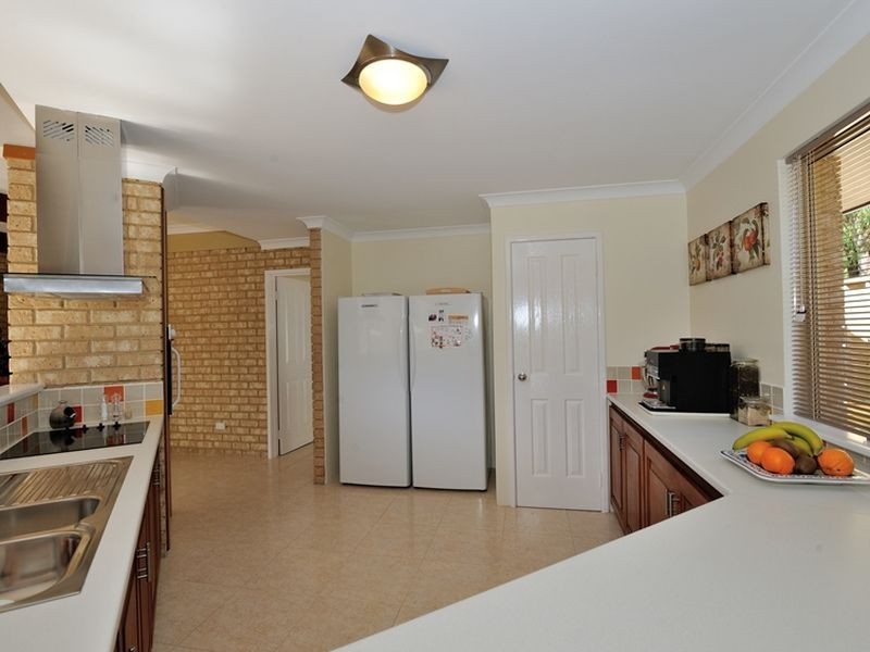 9 Buckle Court, Waikiki WA 6169