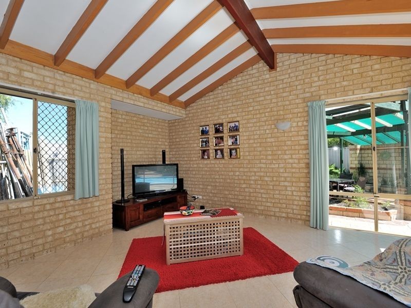 9 Buckle Court, Waikiki WA 6169