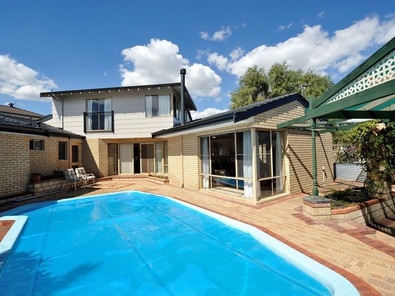 9 Buckle Court, Waikiki WA 6169