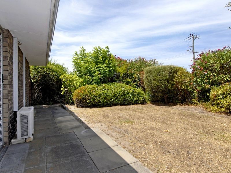 1/6 Merope Close, Rockingham WA 6168