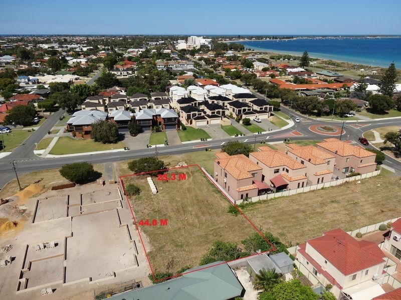 10 Victoria Street, Rockingham WA 6168