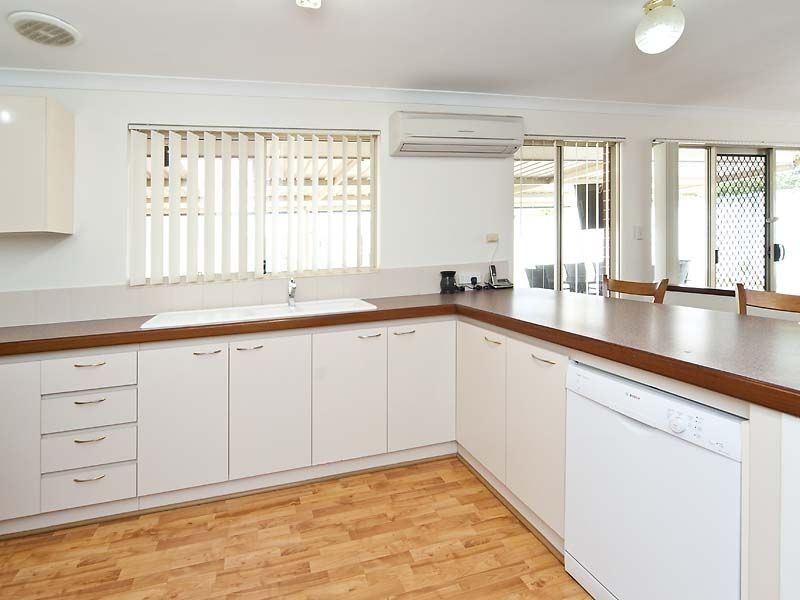 1 Sovereign Avenue, Port Kennedy WA 6172