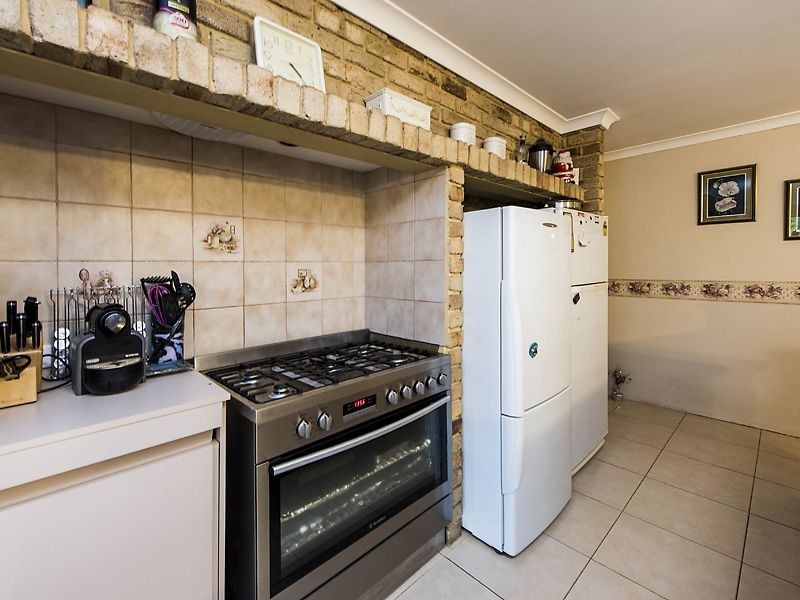 4 St Michaels Court, Cooloongup WA 6168